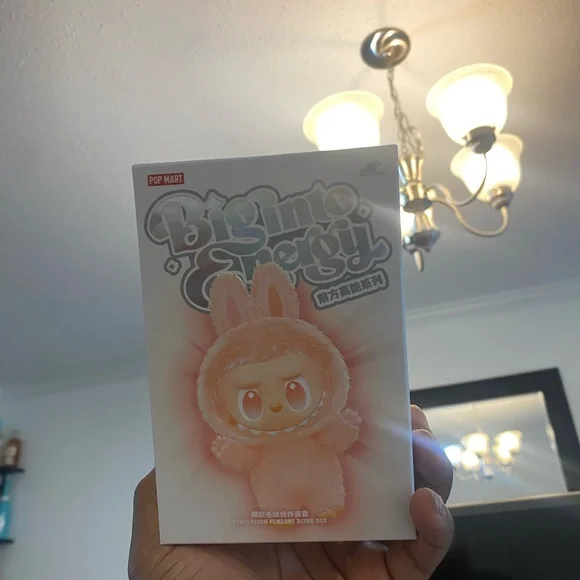 Labubu - Happiness - Picture 2 of 2